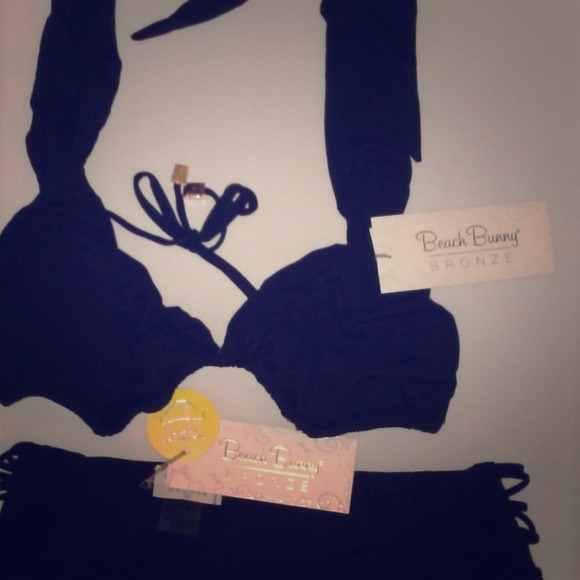 Beach Bunny loving you it's fun set