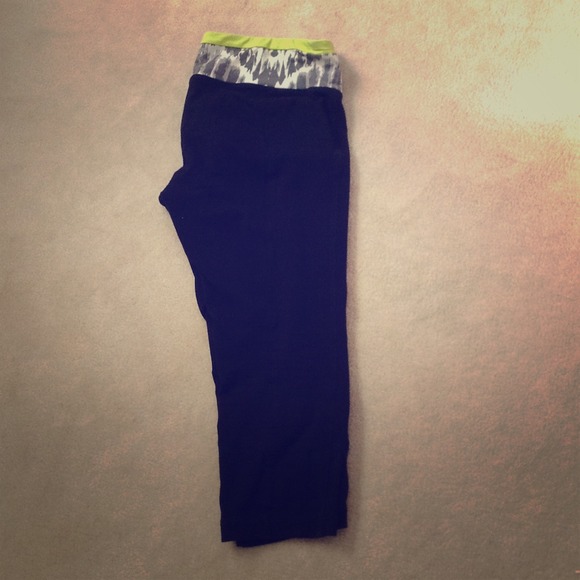 Sold ---- Express yoga pants cropped