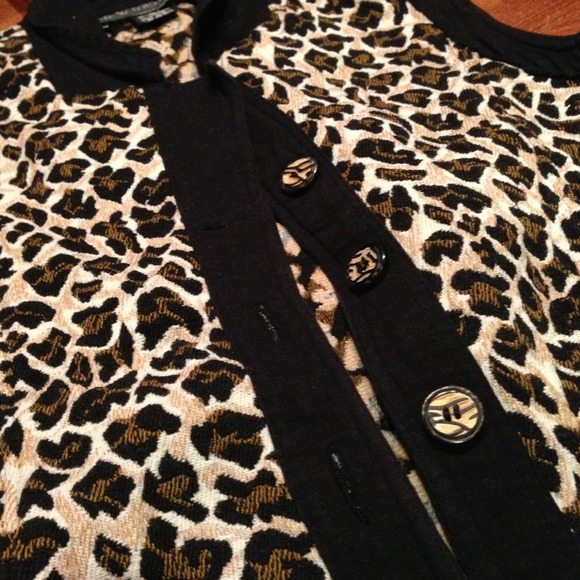 Cheetah print vest - Picture 2 of 3