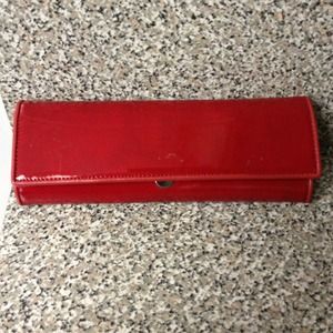 Red clutch