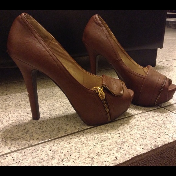 Brown peep toe pumps