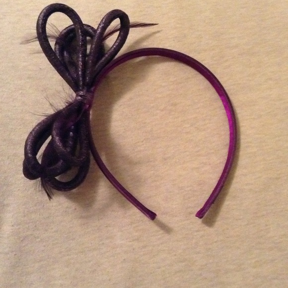 Bow and feather headband