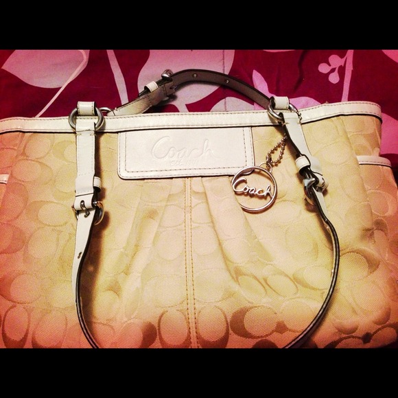 Authentic Coach Purse Very Nice