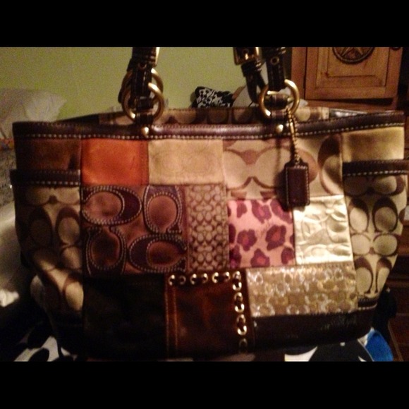 Coach shoulder bag - Picture 3 of 3