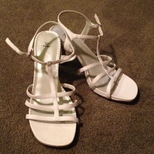 White sandals with heel never worn!