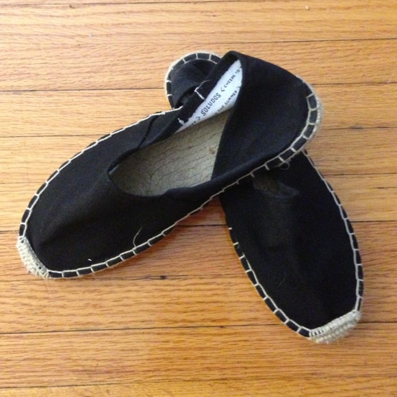 SOLD: Black canvas Soludos espadrilles