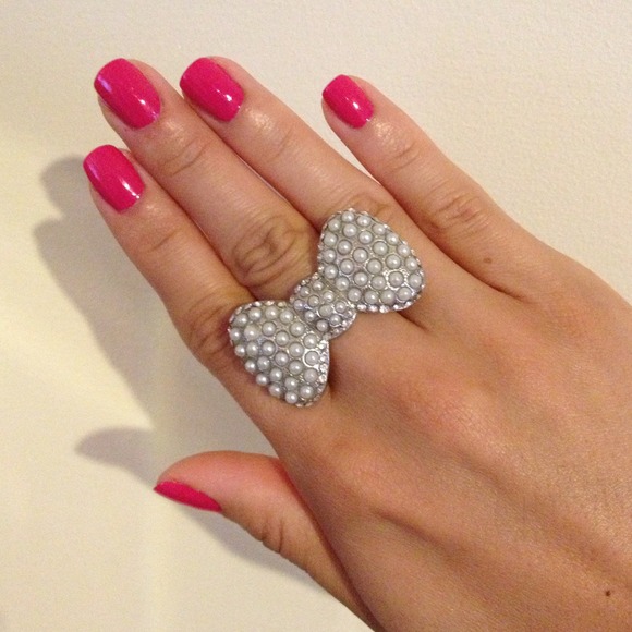 ✖️SOLD IN BUNDLE✖️Bow Ring