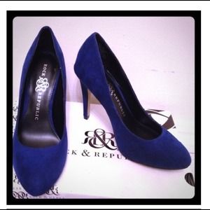 Reduced Today rock & republic pumps in bright blue