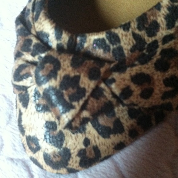Wet Seal NWT Leopard w Twist detail Flats💋 - Picture 2 of 4