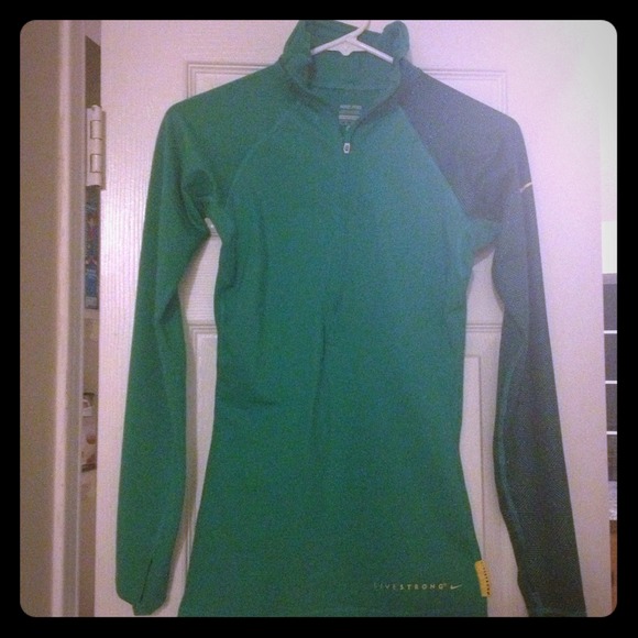 X TRADED X NIKEPRO Hyperwarm Zip-up