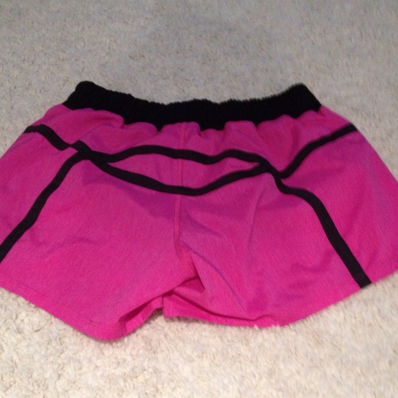 lululemon athletica Pants - Like new awesome Tracker Lulu shorts