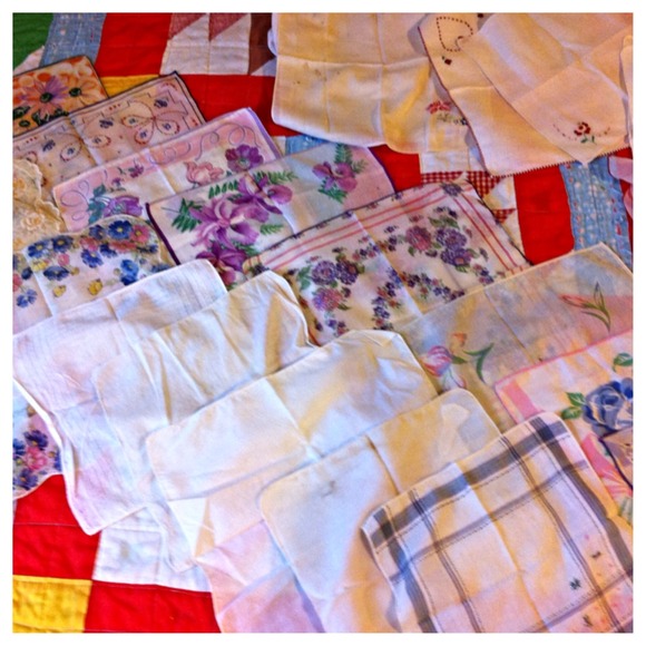 **Vintage hankies BUNDLE FOR AYORK**