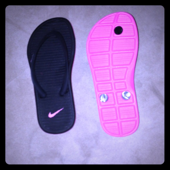Nike flip flops