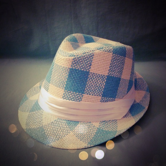 😱REDUCED!🌟Fedora Hat with Satin Detail 🌟