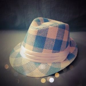 😱REDUCED!🌟Fedora Hat with Satin Detail 🌟