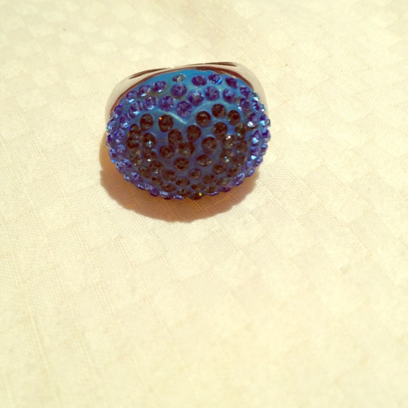 💙 Fun blue rhinestone ring 💙 size 7