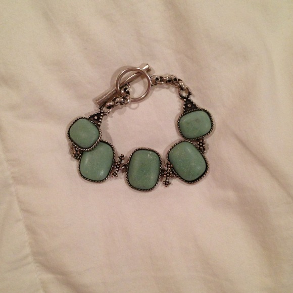 Turquoise stone bracelet