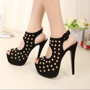Sexy Comfy Blck Studded stiletto