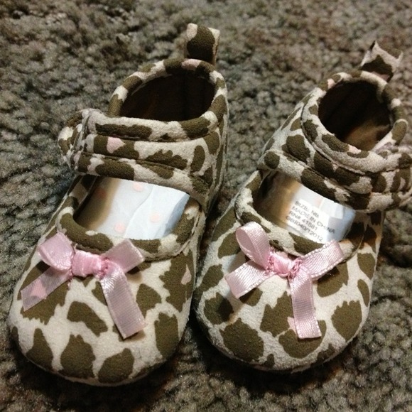 🚫Sold🚫Beautiful baby girl shoes! - Picture 2 of 4