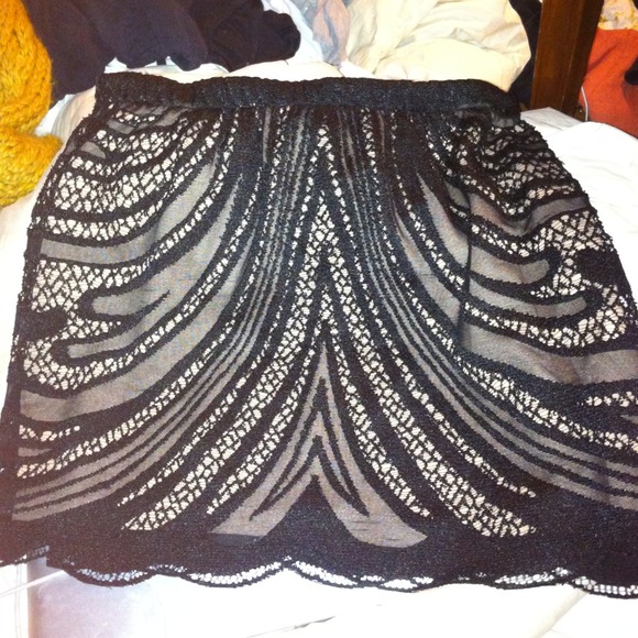 ZARA WOMAN lace skirt brand new!!