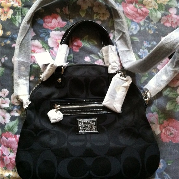 🚫SOLD🚫🚫🚫🚫Authentic Coach cross body bag