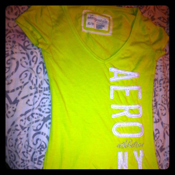 AEROPOSTALE GRAPHIC V NECK SHIRT - Picture 1 of 1
