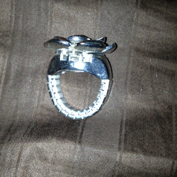 Ring - Picture 3 of 3