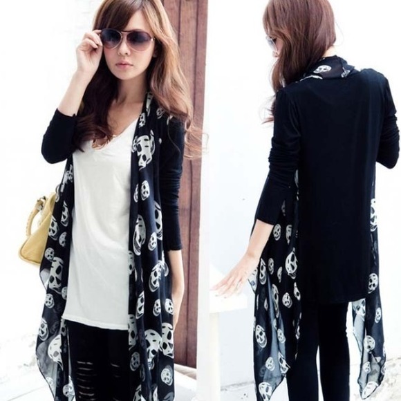 Tops - 🎉Host pick🎉McQueen inspired skull cardigan