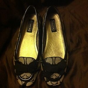 Coach flats
