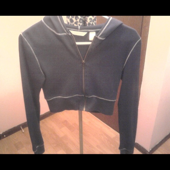 Derek💗Heart Cropped Sweater.🎀 OBO!! :)) - Picture 3 of 4