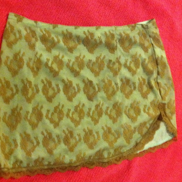 Lace skirt