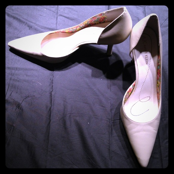 Anne Klein heel