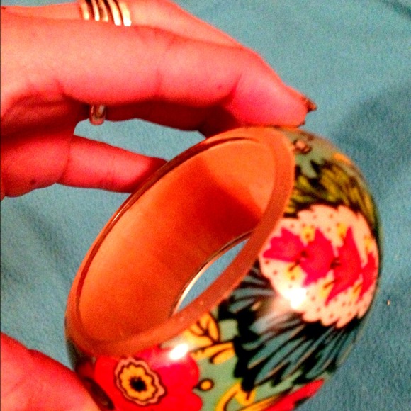 Floral bangle