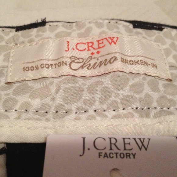 Size 4 Jcrew 3" navy shorts - Picture 4 of 4