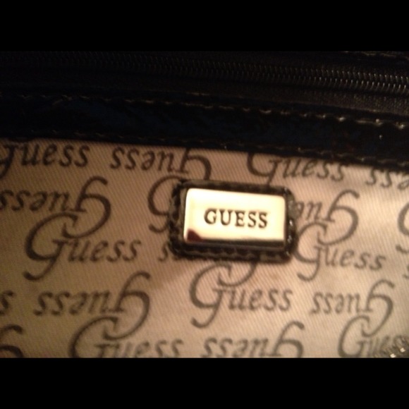 Guess Handbag - Picture 2 of 2