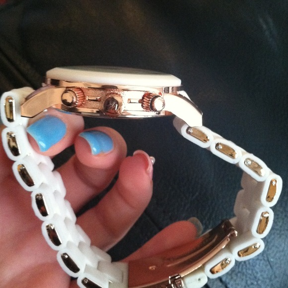 🚫Traded⛔ MK Watch White with Rose Gold hardware - Picture 2 of 3