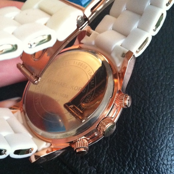 🚫Traded⛔ MK Watch White with Rose Gold hardware - Picture 3 of 3