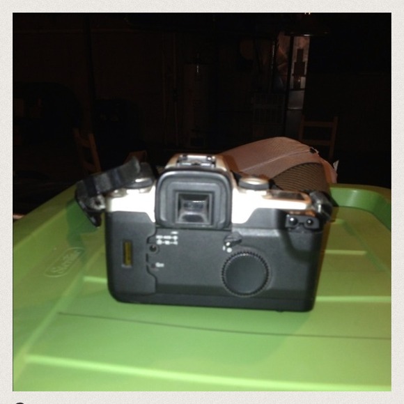 Canon camera - Picture 2 of 2