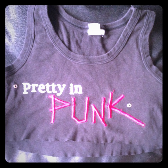 Crop top reserved for @fashionable91
