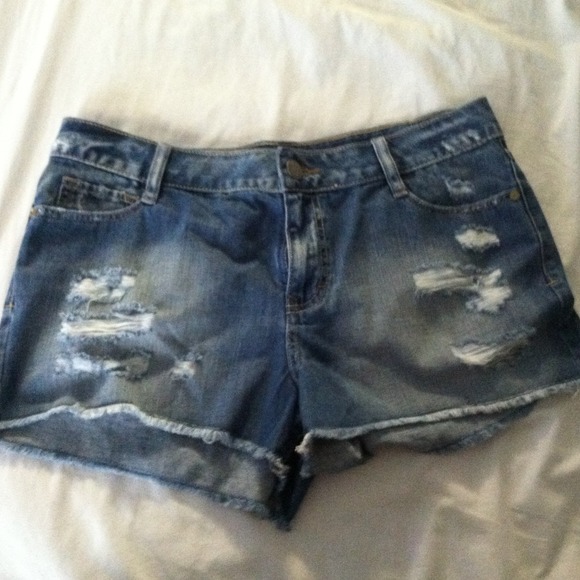 High waisted denim shorts - Picture 2 of 3