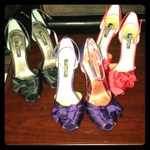 #peeptoe #pumps #anklestrap