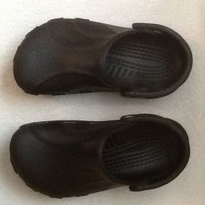 Black crocs size 6