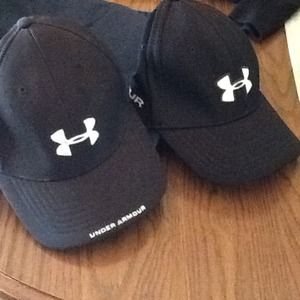 Under armdur, hats