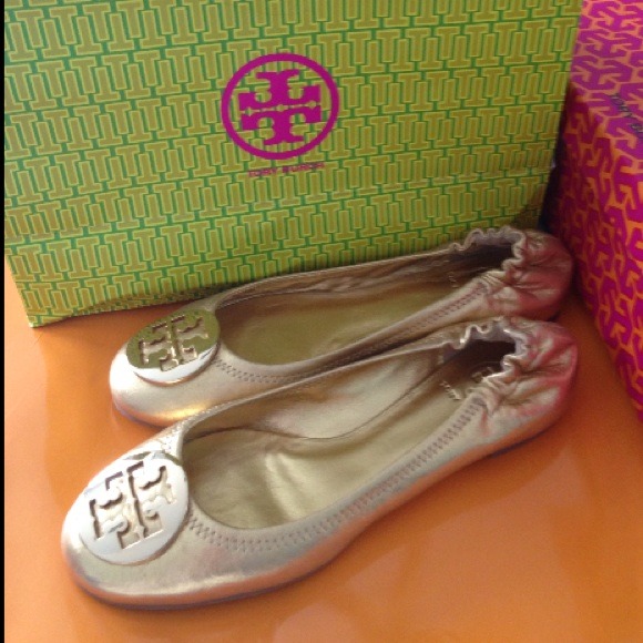 TORY BURCH REVA gold size 8 REDUCED!!!