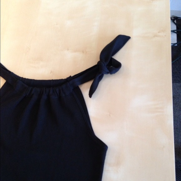 Sleeveless Black LOFT Petites Top (Sz. SP) - Picture 4 of 4