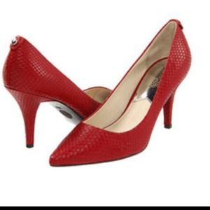 🚨SOLD🚨 Michael Kors red pump
