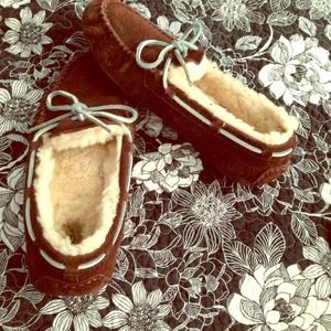 Ugg slippers size 8
