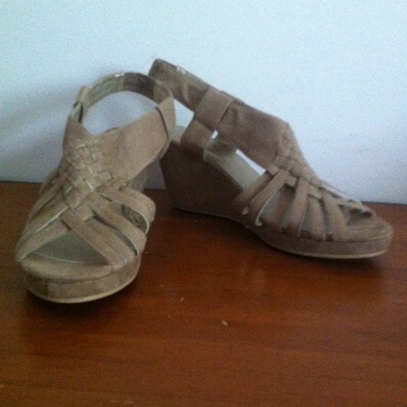 Tan Heels