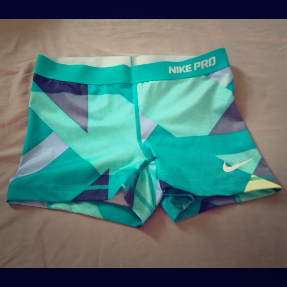 3 Nike shorts ✔🎀