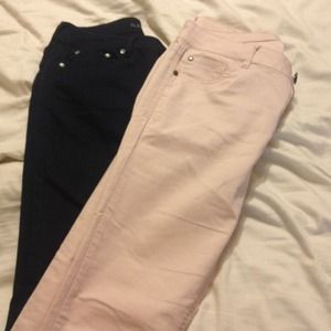 2 Pairs of Skinny Jeans